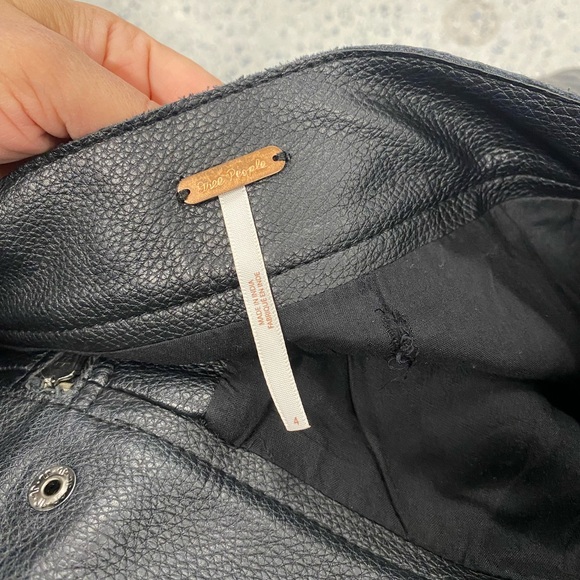 Free People Women's Faux Leather Mini Skirt Black High Rise A Line - Size 4 - Picture 5 of 10